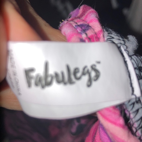 Fabulegs leggings & whimsical top - Picture 4 of 7